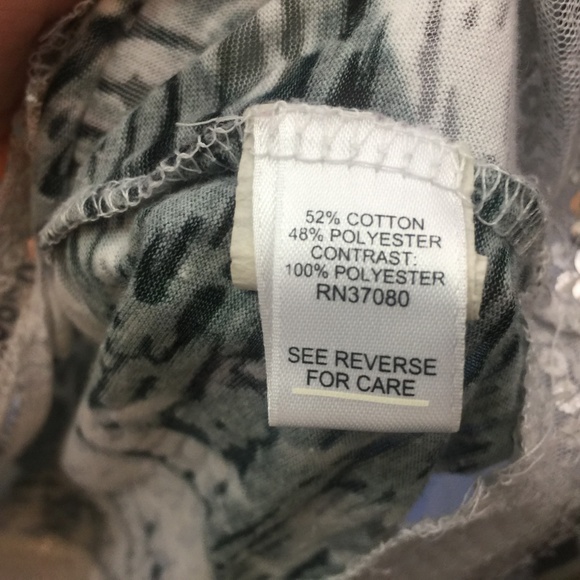 **Cato Size XL Black and Gray Floral Print T-Shirt - Picture 4 of 4